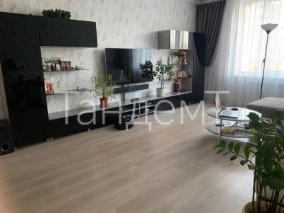 Продажа квартиры Омск. Кристалл, Комарова проспект, 15к4