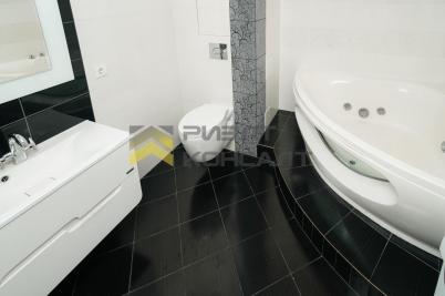 Продажа квартиры Омск. проспект Комарова, 5
