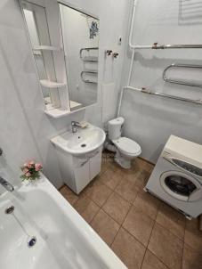 Продажа квартиры Омск. 1-й микрорайон, Ватутина, 9