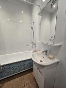 Продажа квартиры Омск. 1-й микрорайон, Ватутина, 9