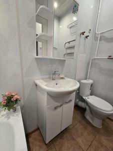 Продажа квартиры Омск. 1-й микрорайон, Ватутина, 9