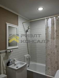 Продажа квартиры Омск. проспект Комарова, 15, к.4
