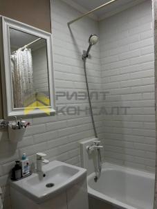 Продажа квартиры Омск. проспект Комарова, 15, к.4