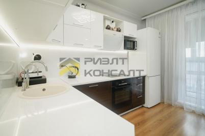 Продажа квартиры Омск. улица Крупской, 13/1