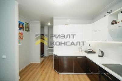 Продажа квартиры Омск. улица Крупской, 13/1