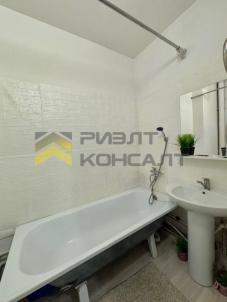 Продажа квартиры Омск. улица Осоавиахимовская, 183, к.1
