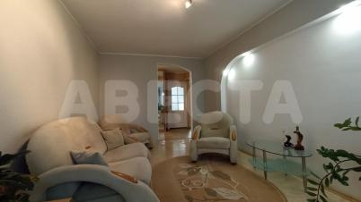 Продажа квартиры Омск. ул. Белозерова, 8/1