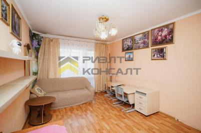 Продажа квартиры Омск. улица Сулеймана Стальского, 10